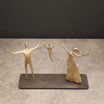 Anna Andreadi Family Sculpture